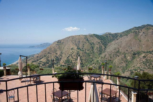Agostiniana Hotel Santa Teresa Di Riva Εξωτερικό φωτογραφία