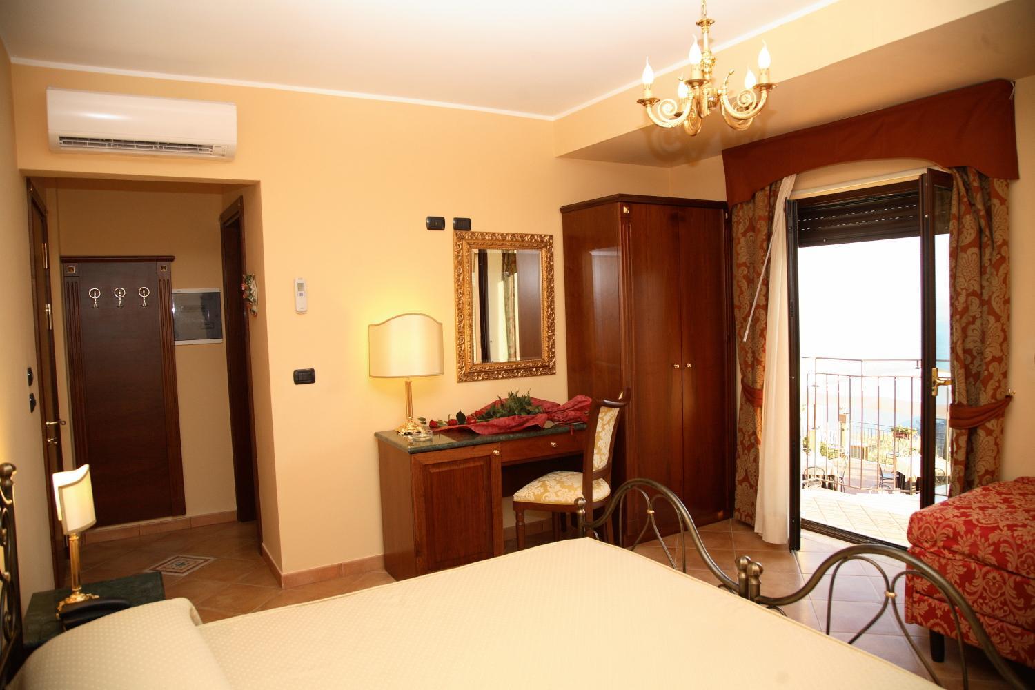 Agostiniana Hotel Santa Teresa Di Riva Εξωτερικό φωτογραφία